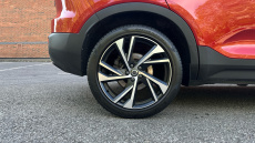Volvo Xc40 2.0 B4P R DESIGN Pro 5dr AWD Auto Petrol Estate